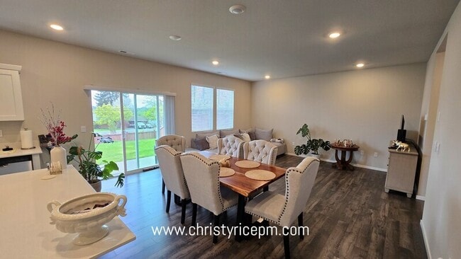 Photo - 1712 Moran Ave