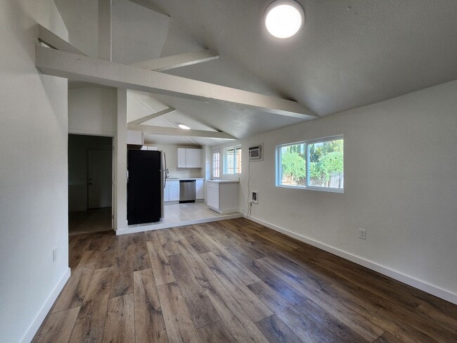 Photo - 715 Boyes Blvd Unit #B