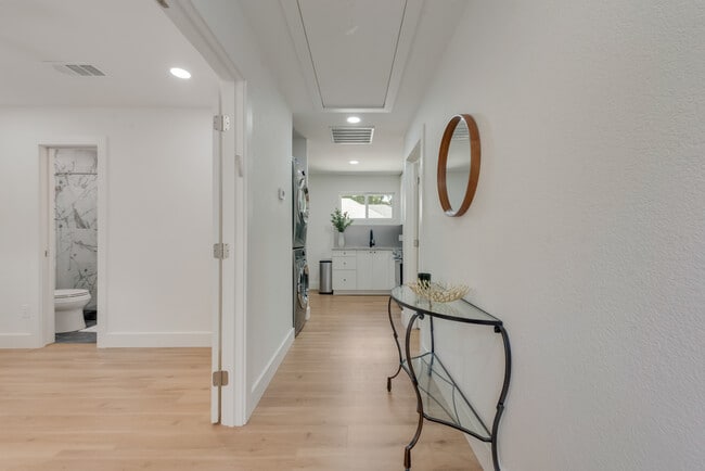 Photo - 6722 Hyacinth Ln