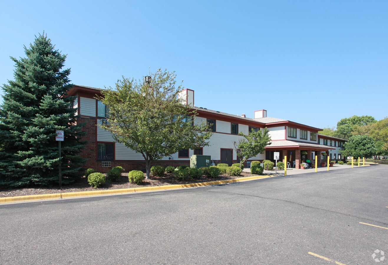 Photo - Evergreen Apartments