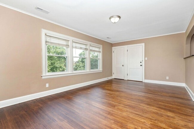 Photo - 1377 Northwest Blvd Unit B