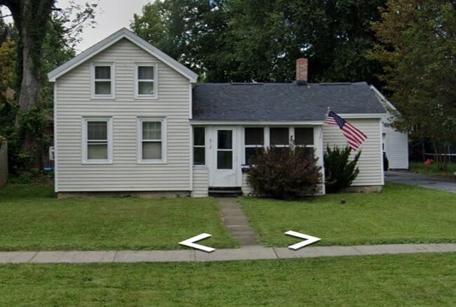 Building Photo - Charming Liverpool Village Home
