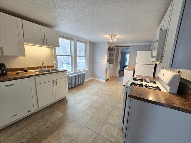 Photo - 968 Elm St Unit 2