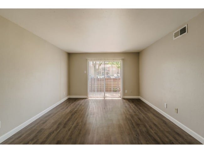 Photo - Shenandoah Apartments