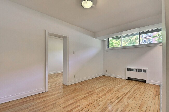 Photo - 3010 Av. Van Horne Unit 4