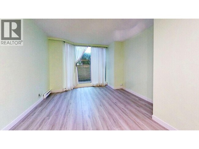 Photo - 2668 Ash St Unit 204