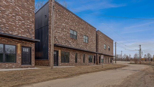 Building Photo - 325 Houghton St Unit A