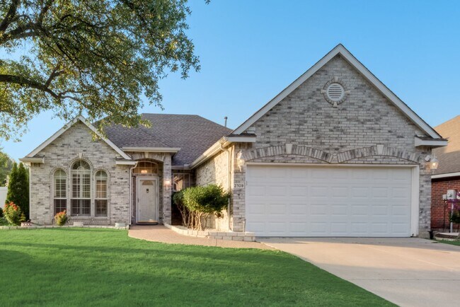 Photo - Beautiful 3-2 on unbelievable corner lot w...