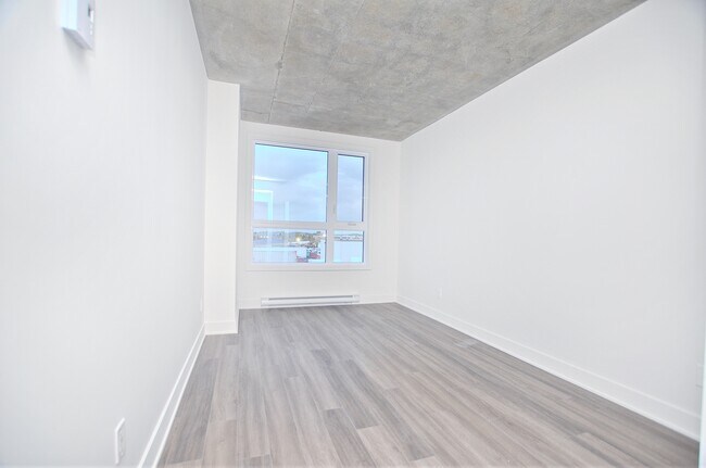 Photo - 1431 Av. de la Gare