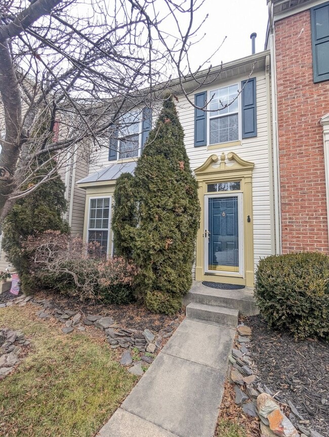 Photo - Townhouse in Spring Ridge community - OAKDALE school district - available before the holidays!