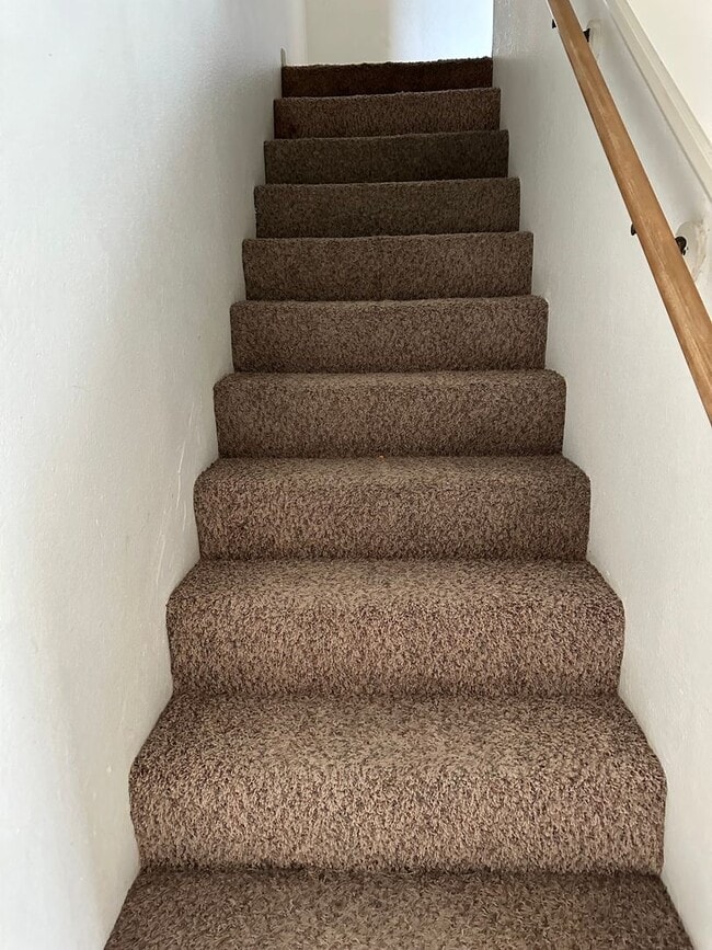 Photo - 3 BEDROOM 2.5 BATHROOM TOWNHOUSE FOR RENT