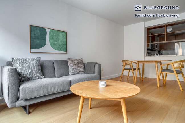 Photo - 130 W 15th St Unidad FL6-ID1385