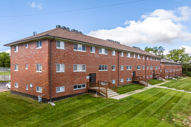 Vista al edificio - Forest Court Apartment Homes