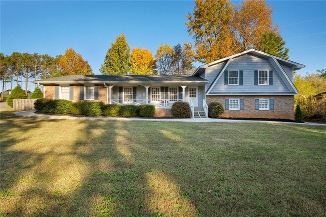 Building Photo - 2857 Fontainebleau Dr