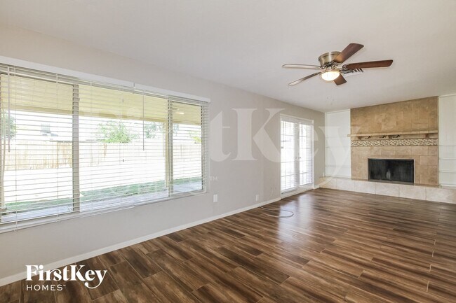 Photo - 2126 W San Miguel Ave