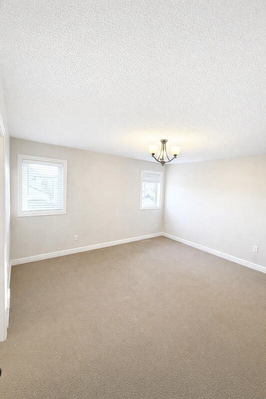 Photo - 16035-16011 11 Ave SW