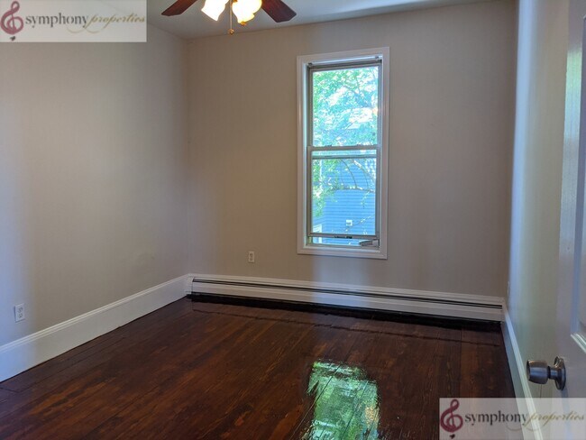 Photo - 717 Parker St