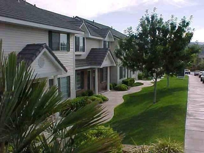 Building Photo - Affordable Two-Bedroom Townhome in Lexington Hills