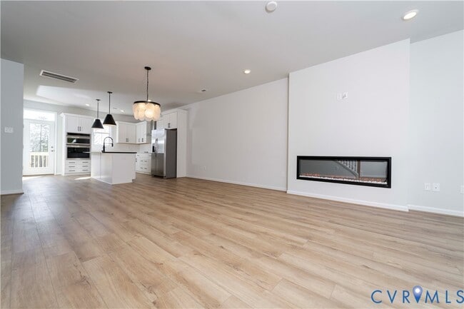 Photo - 212 Avenda Ln