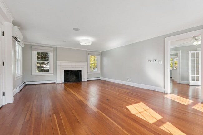 Photo - Charming 3-Bedroom in Downtown Niantic