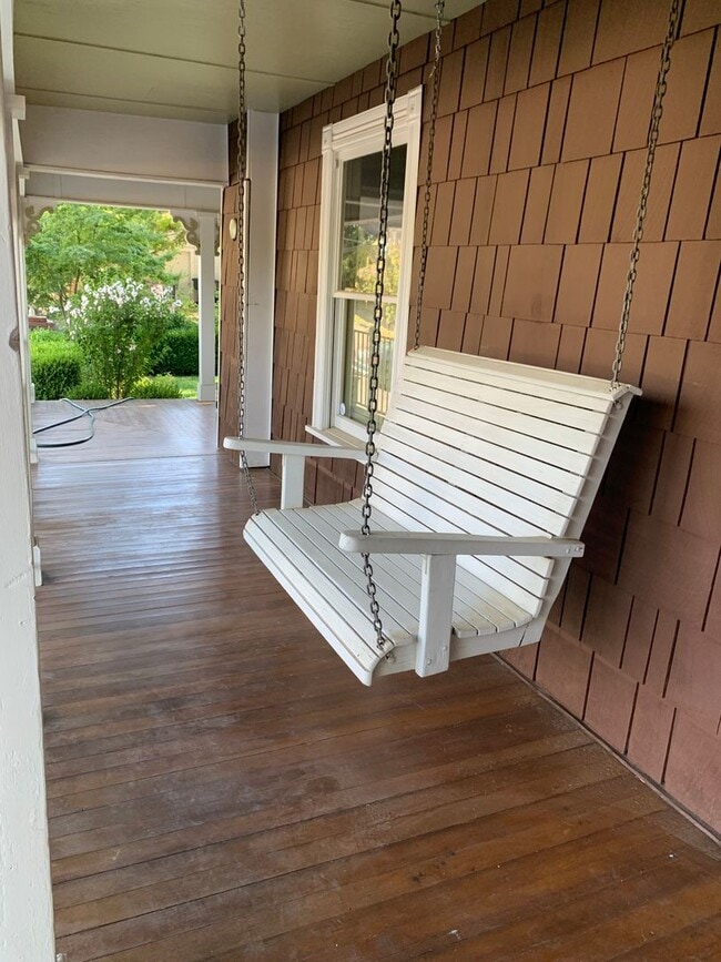 Photo - Downtown Auburn Charmer