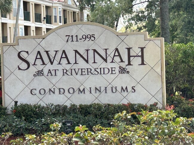 Building Photo - 755 Riverside Dr Rental