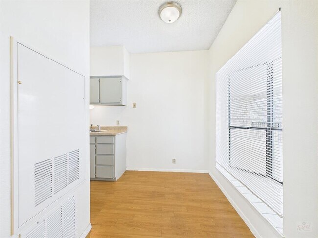 Photo - 2604 Salado St Unit 202