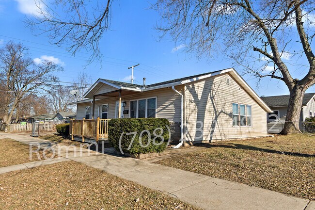 Frente exterior - 3631 165th St