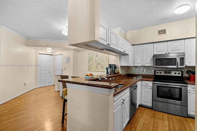 Building Photo - 17100 N Bay Rd Unit 1513 Rental