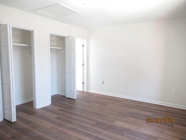 Photo - Newly Renovated- 2 bedroom, 2 bathroom apartment-Willow Run Apartments
