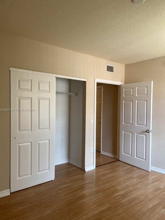 Photo - 1507 Belmont Ln Unit 1507