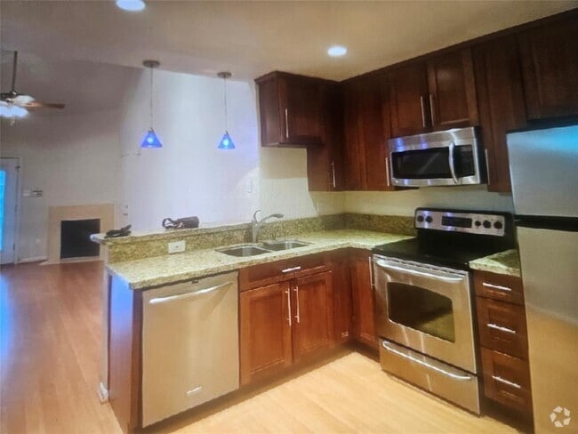 Building Photo - 2425 Holly Hall St Unit B36 Rental