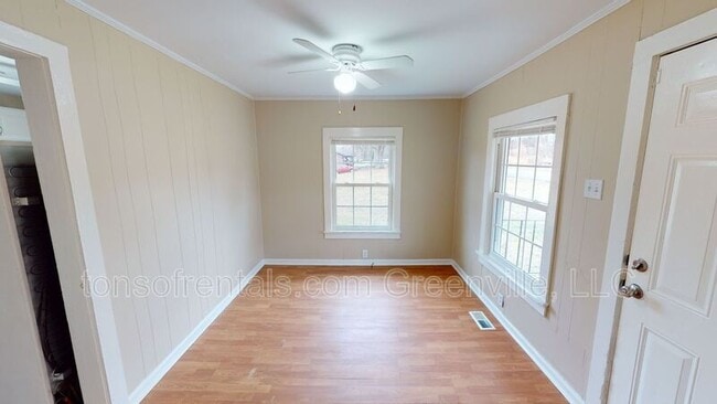 Photo - 144 Brook St