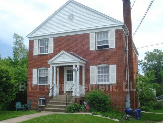 Photo - 812 Greenwood Cir Unidad #4