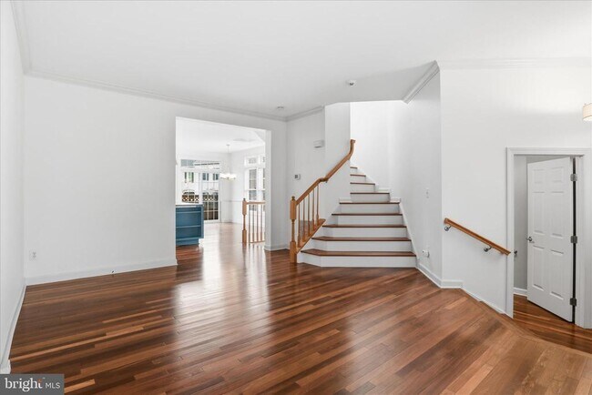 Photo - 901 Harrison Cir