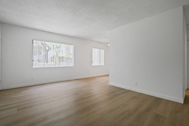 Photo - 1437 Brockton Ave Unit 02