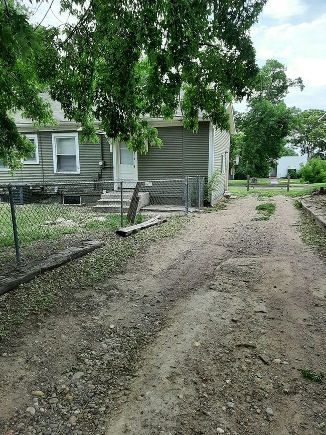 Photo - (2017 8th Ave)