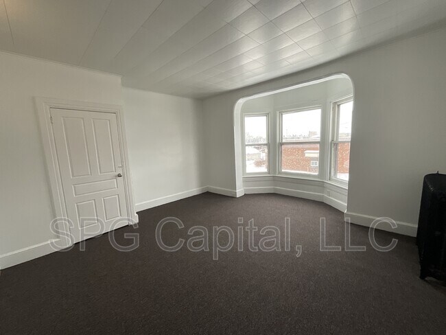 Photo - 928 W Princess St