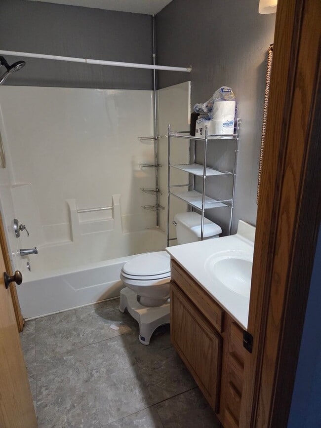 Photo - 4043 Dubuque Ave