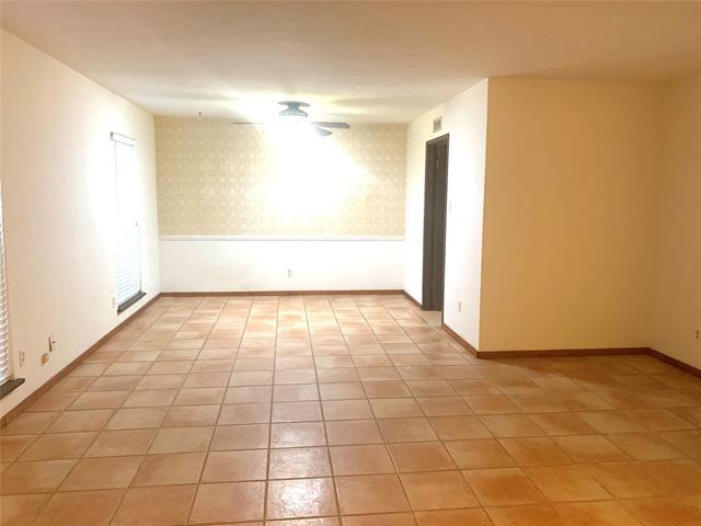 Photo - 941 Lombardy Dr