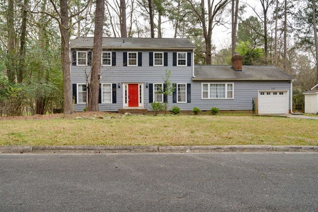 Building Photo - Chapel Hill Retreat: Spacious 4-Bedroom with Fenced-in Backyard