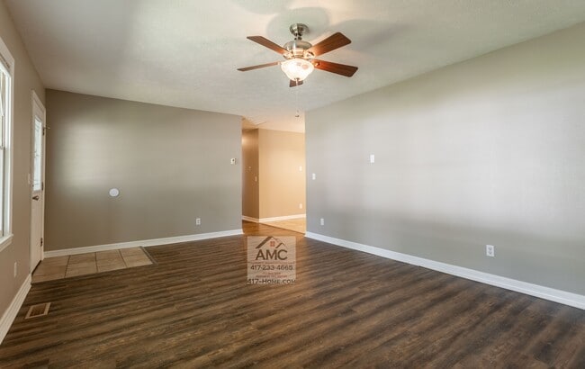 Photo - 1008 S Oak Ridge Dr