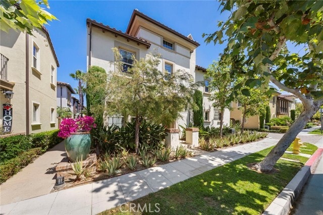 Building Photo - 691 E Valencia St Rental