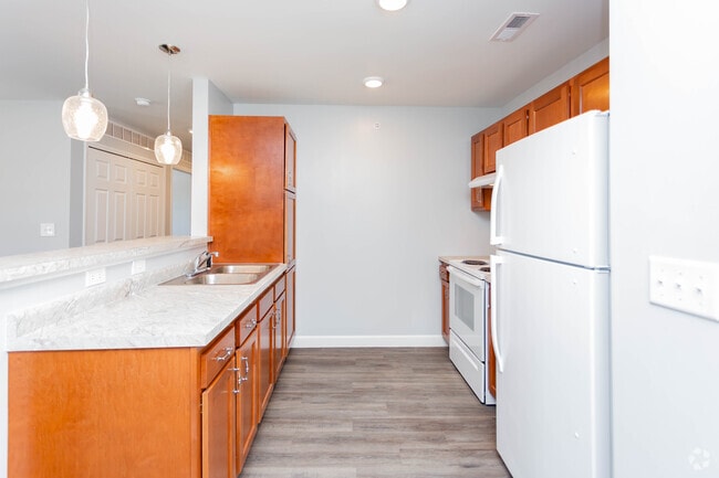 2BR,1BA - 880 SF