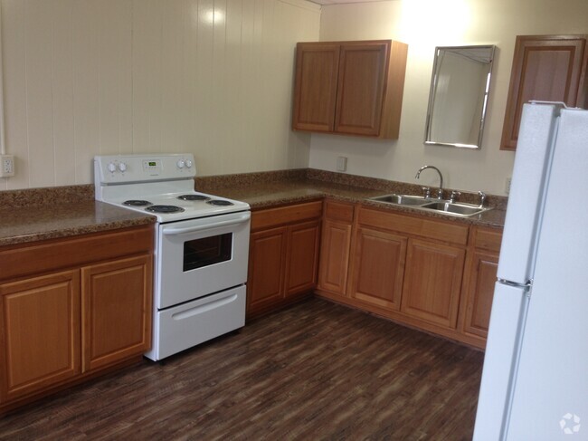 Building Photo - 211 Main St Unit D Rental