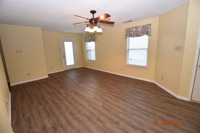 Photo - 3 Bedroom, 2 Full Bath Home in Greenfield