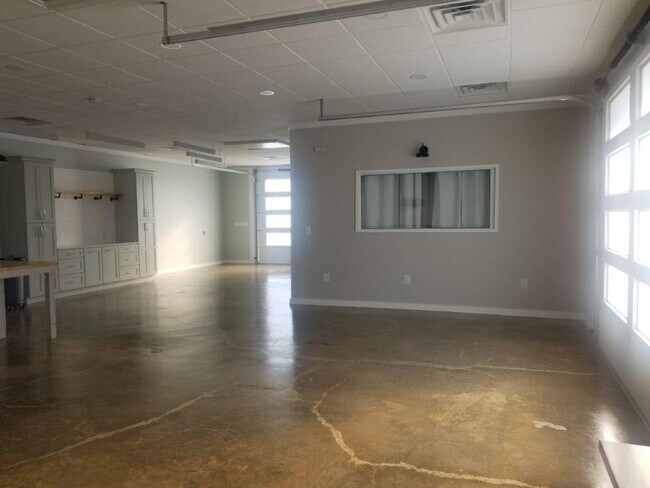 Photo - 6047 Wayne Memorial Dr Unidad E