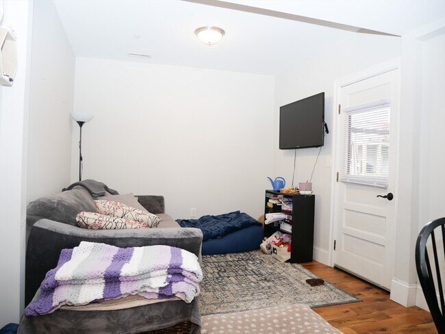 255 Paris St Unit 2