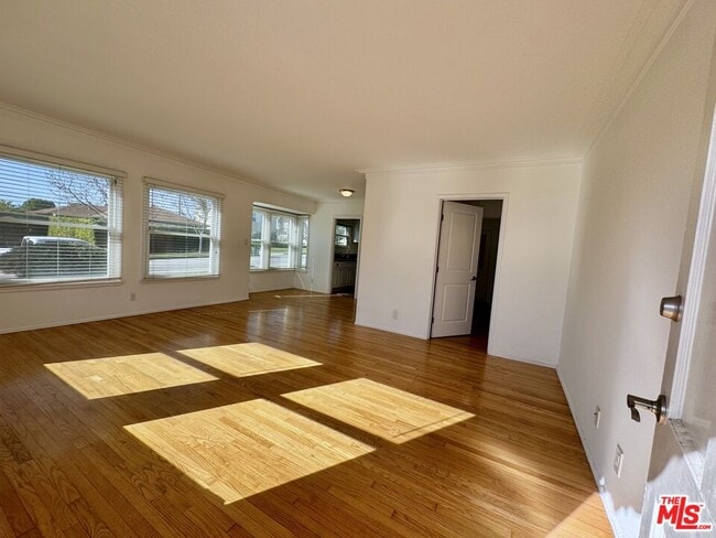 Photo - 6122 S Fairfax Ave