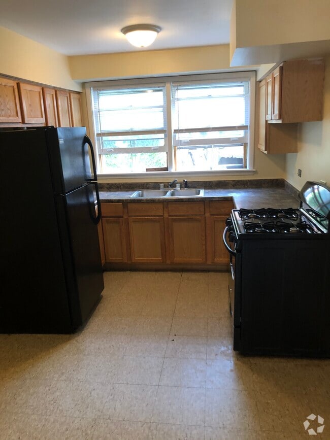 Building Photo - 9215 S Cottage Grove Ave Unit 2 Rental